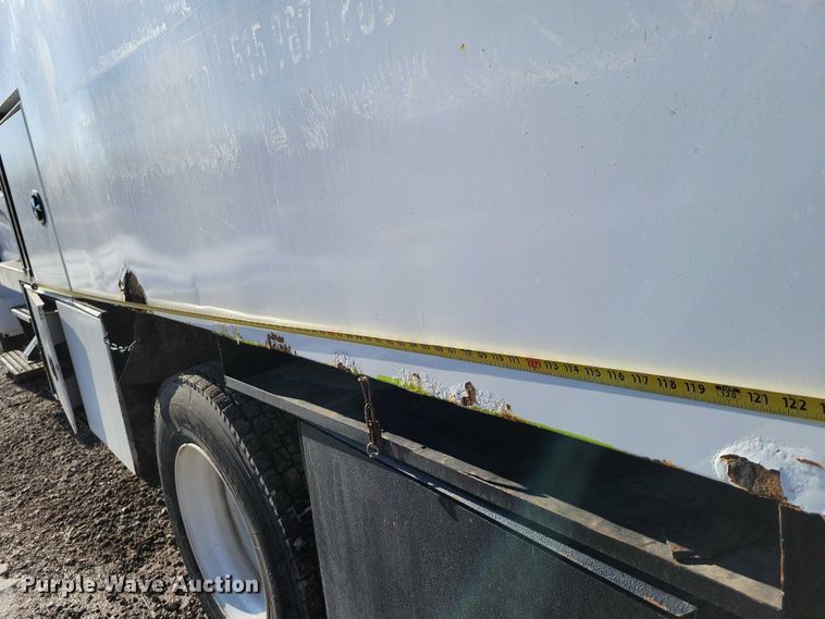 image for item NK9831 2007 Ford F750 forestry bucket truck