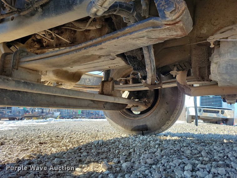 image for item NK9831 2007 Ford F750 forestry bucket truck