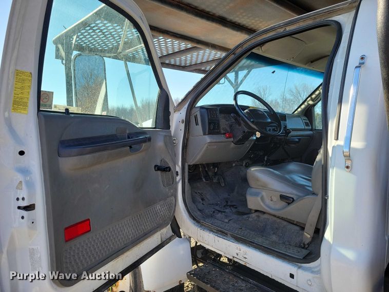 image for item NK9831 2007 Ford F750 forestry bucket truck