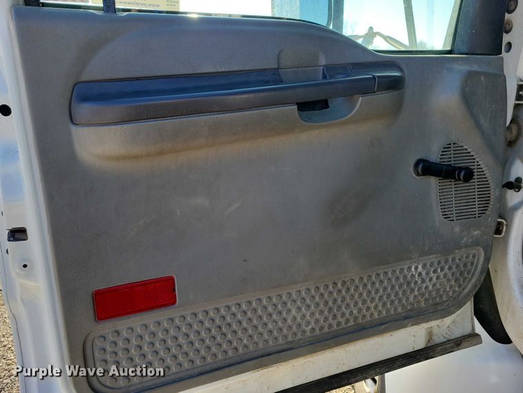 image for item NK9831 2007 Ford F750 forestry bucket truck