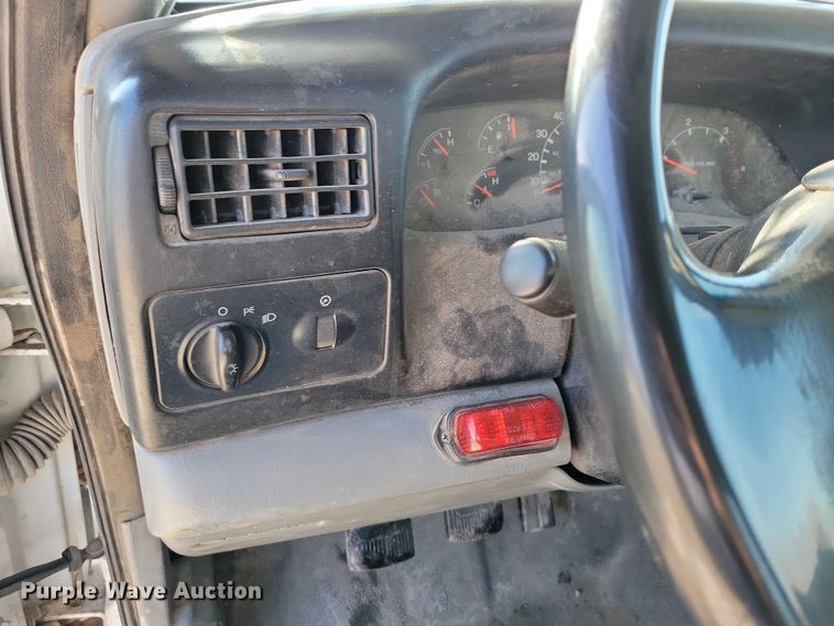 image for item NK9831 2007 Ford F750 forestry bucket truck