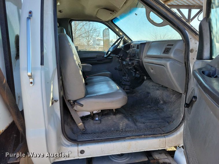 image for item NK9831 2007 Ford F750 forestry bucket truck