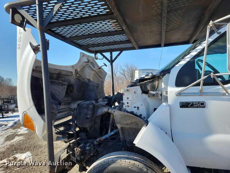 image for item NK9831 2007 Ford F750 forestry bucket truck