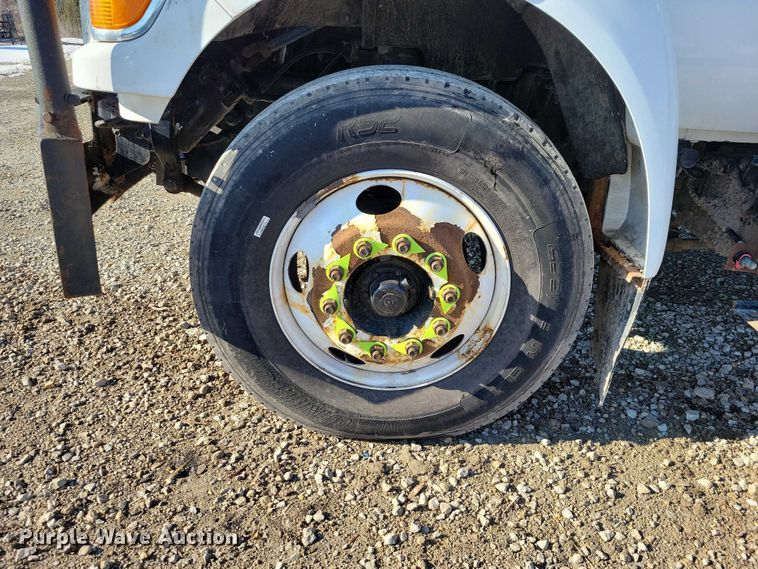 image for item NK9831 2007 Ford F750 forestry bucket truck