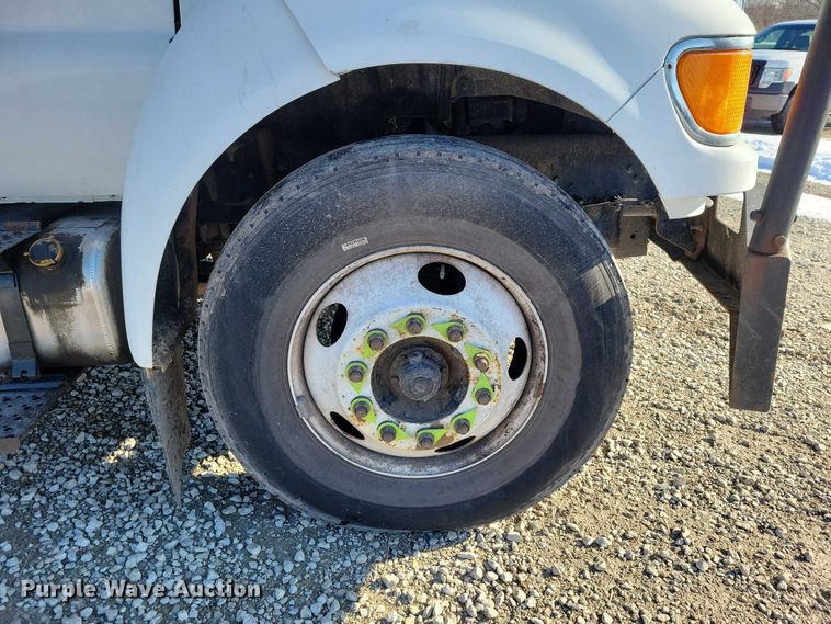 image for item NK9831 2007 Ford F750 forestry bucket truck