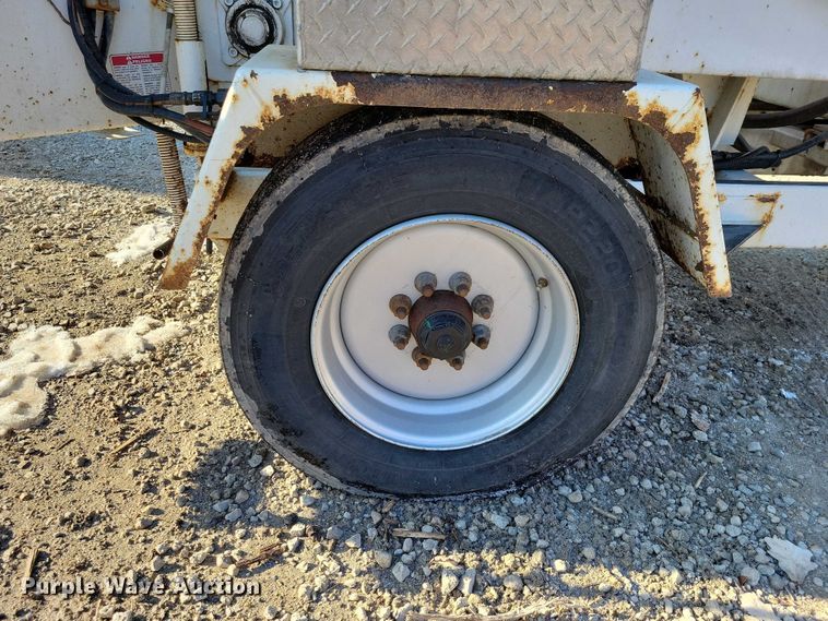 image for item NK9832 2020 Bandit wood chipper