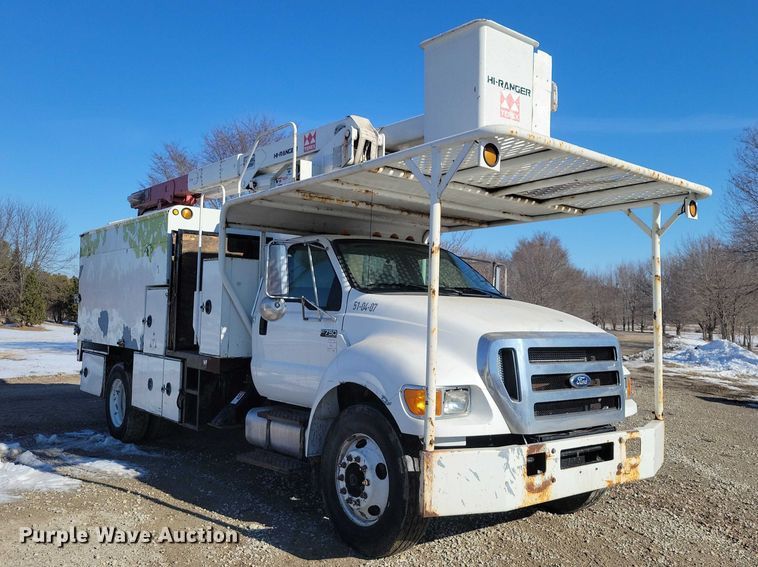 image for item NK9834 2007 Ford F750 forestry bucket truck