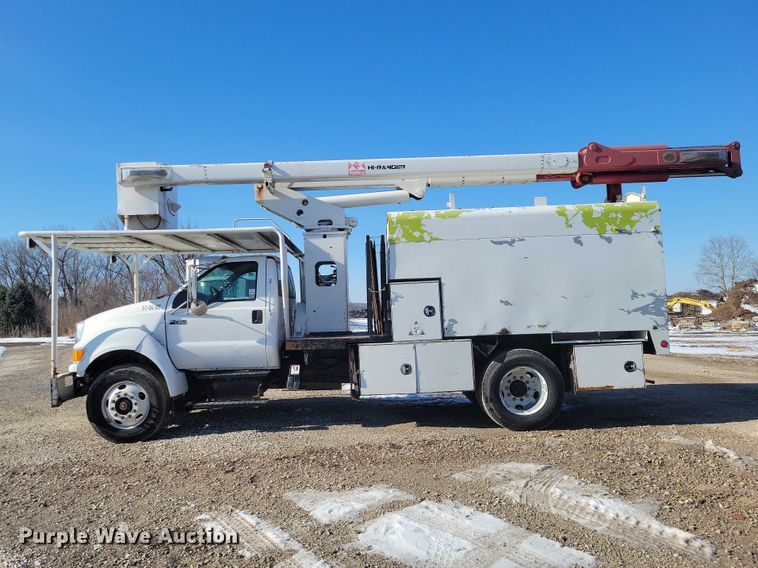 image for item NK9834 2007 Ford F750 forestry bucket truck