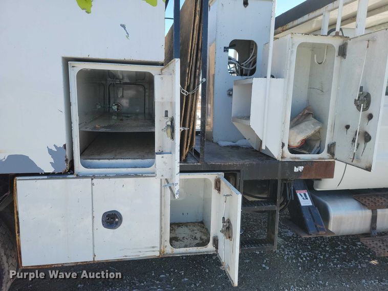 image for item NK9834 2007 Ford F750 forestry bucket truck