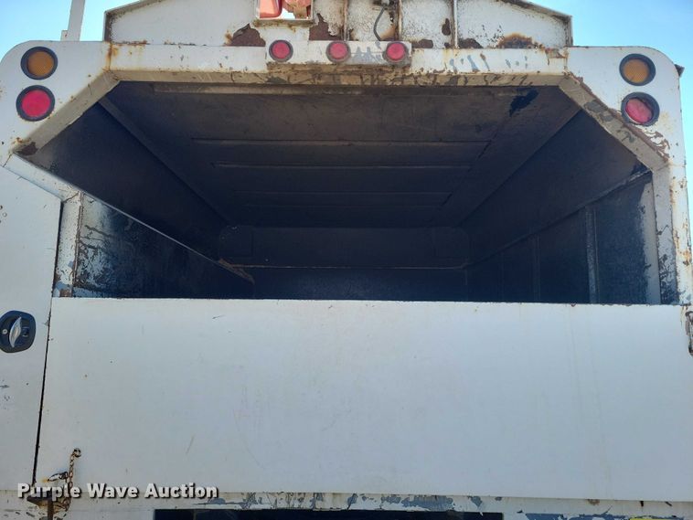 image for item NK9834 2007 Ford F750 forestry bucket truck