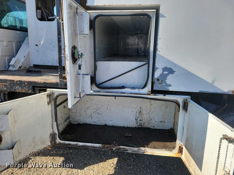 image for item NK9834 2007 Ford F750 forestry bucket truck