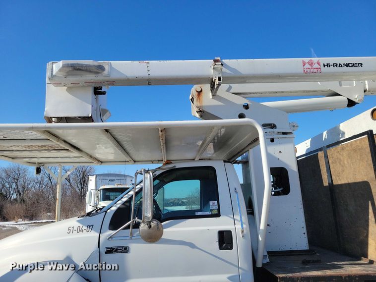 image for item NK9834 2007 Ford F750 forestry bucket truck