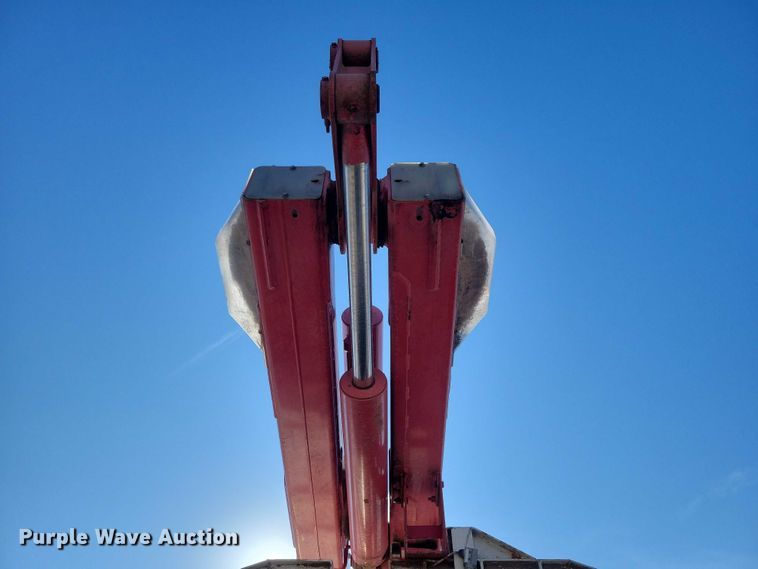 image for item NK9834 2007 Ford F750 forestry bucket truck