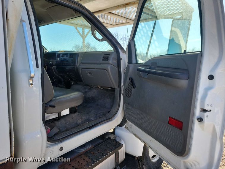 image for item NK9834 2007 Ford F750 forestry bucket truck