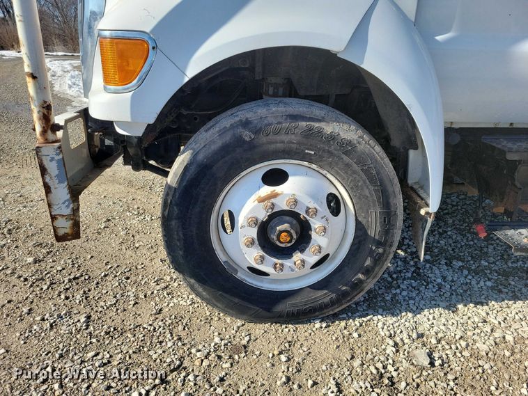 image for item NK9834 2007 Ford F750 forestry bucket truck