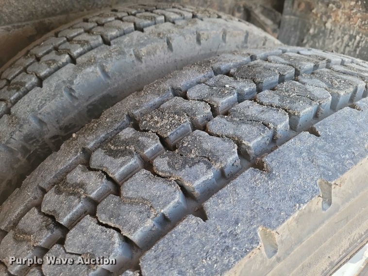 image for item NK9834 2007 Ford F750 forestry bucket truck