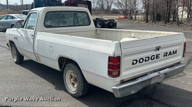 image for item OJ9948 1981 Dodge D150 pickup truck