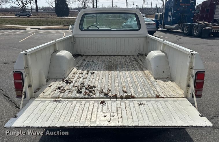 image for item OJ9948 1981 Dodge D150 pickup truck