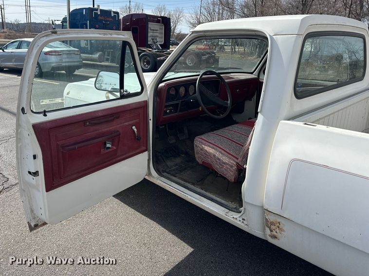 image for item OJ9948 1981 Dodge D150 pickup truck