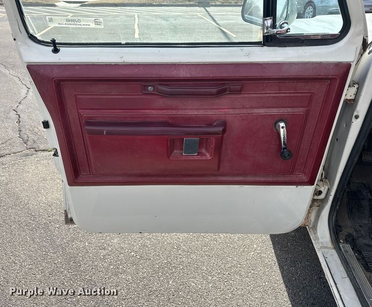 image for item OJ9948 1981 Dodge D150 pickup truck