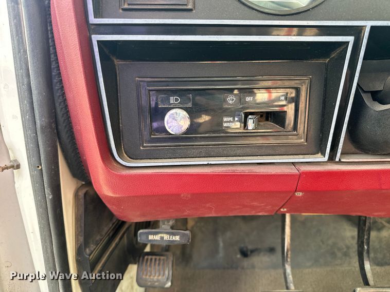 image for item OJ9948 1981 Dodge D150 pickup truck