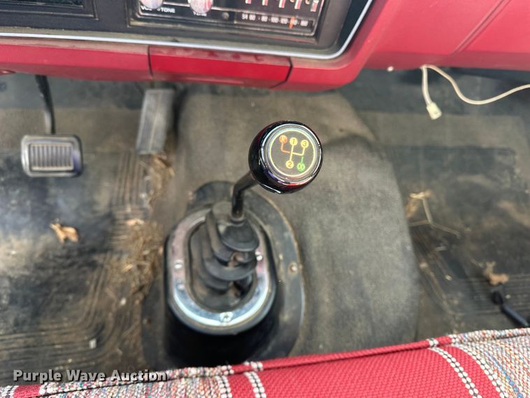 image for item OJ9948 1981 Dodge D150 pickup truck