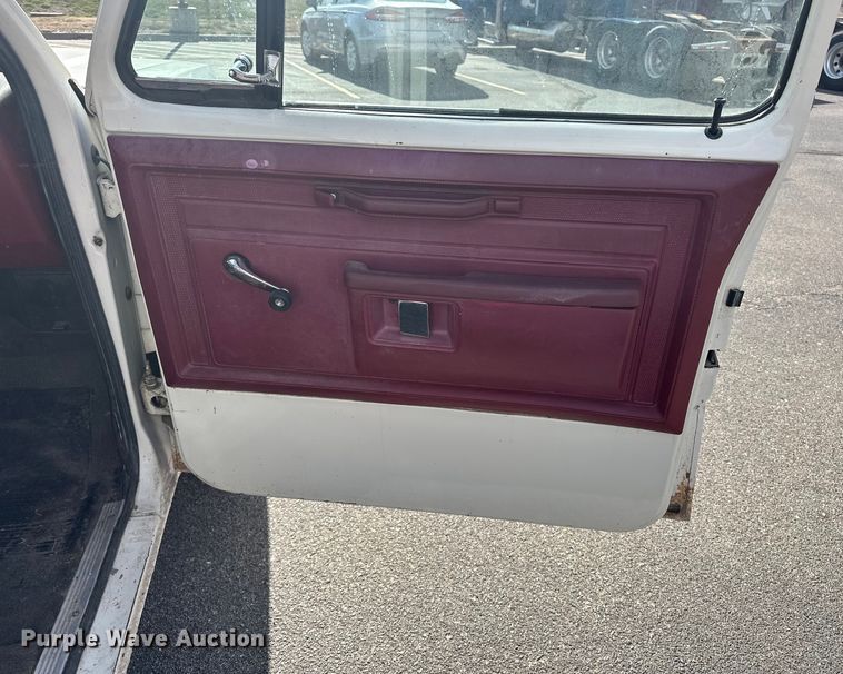 image for item OJ9948 1981 Dodge D150 pickup truck