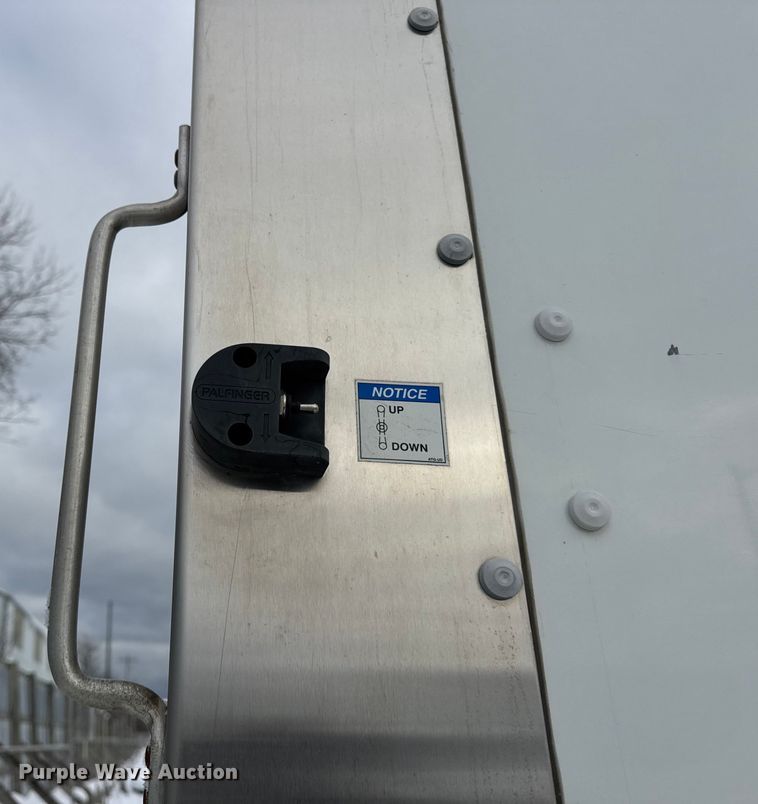 image for item YA1733 2020 Hino 268 box truck