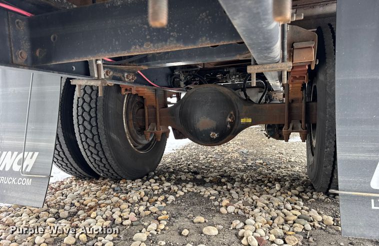 image for item YA1733 2020 Hino 268 box truck