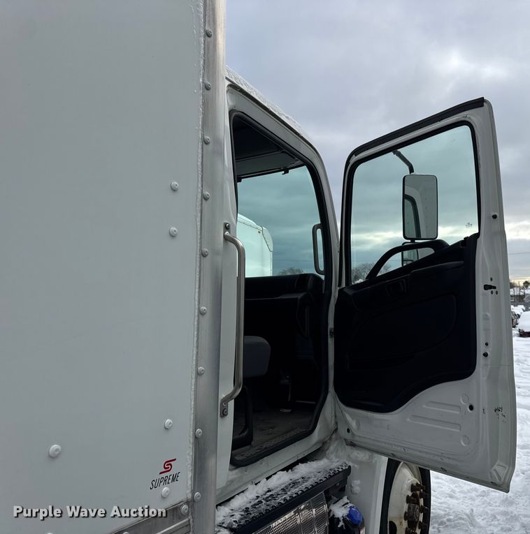 image for item YA1733 2020 Hino 268 box truck