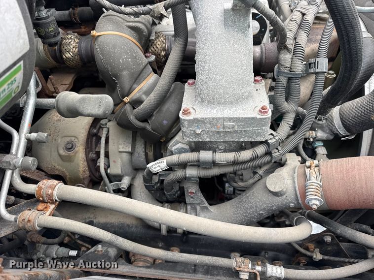 image for item YA1733 2020 Hino 268 box truck