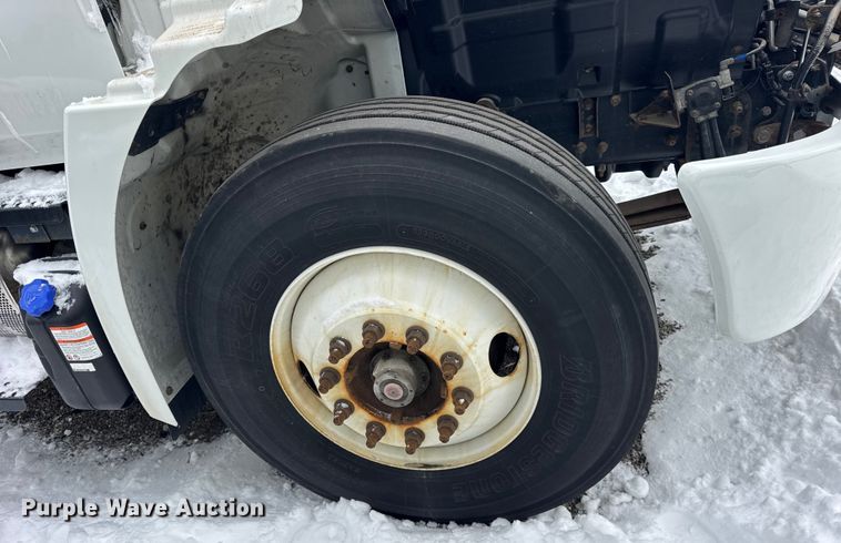 image for item YA1733 2020 Hino 268 box truck