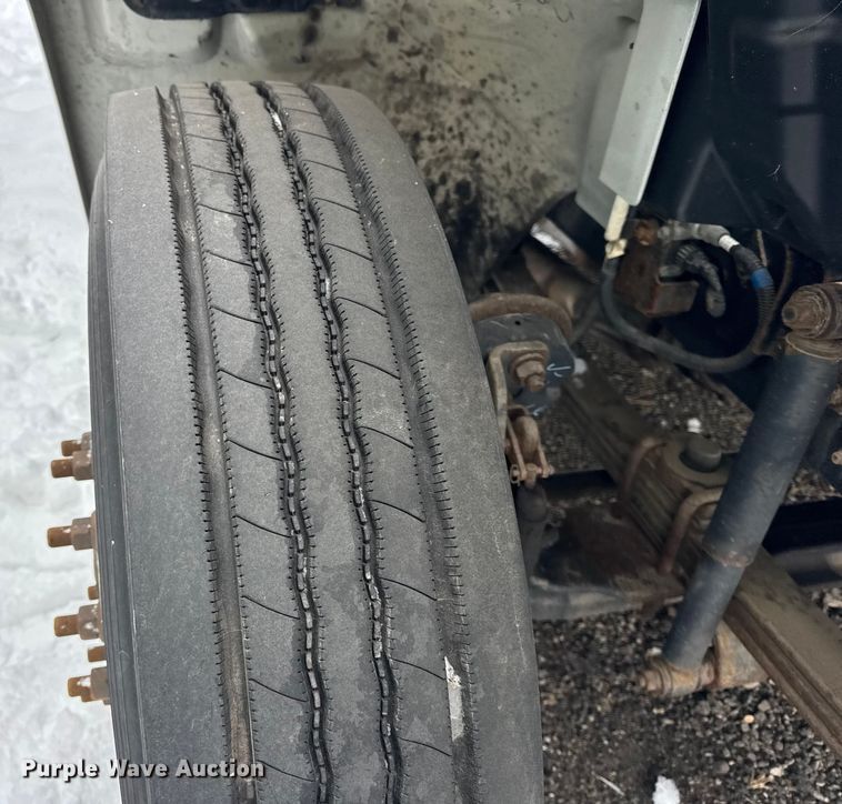 image for item YA1733 2020 Hino 268 box truck