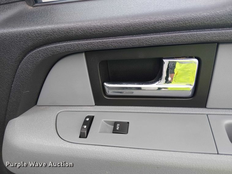 image for item YA2458 2013 Ford F150 Ext. Cab pickup truck