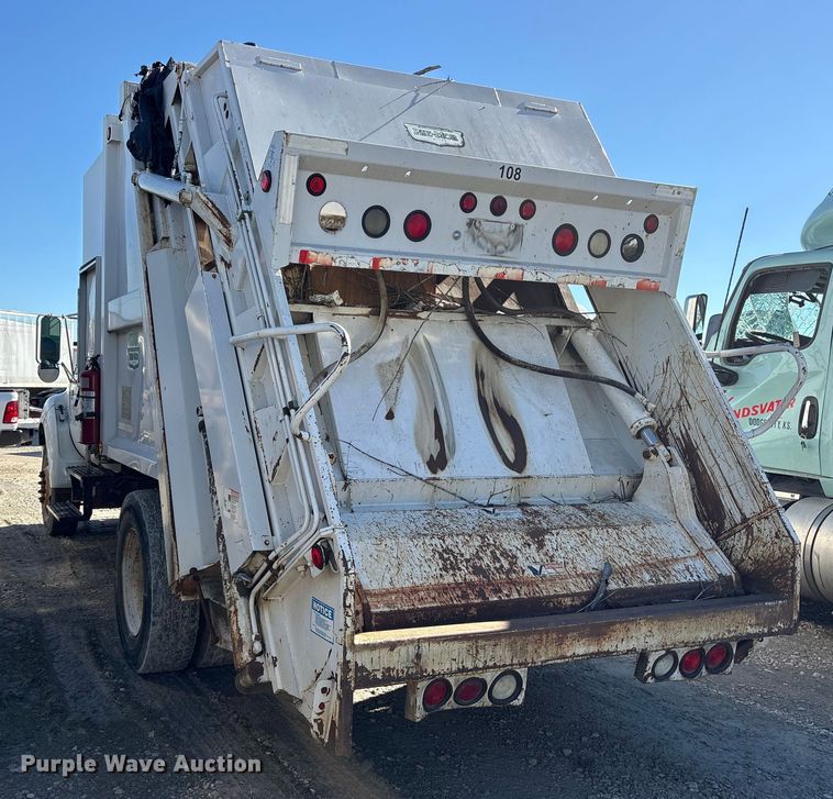 image for item YA2500 2007 Ford F650 Super Duty refuse truck