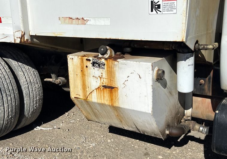 image for item YA2500 2007 Ford F650 Super Duty refuse truck