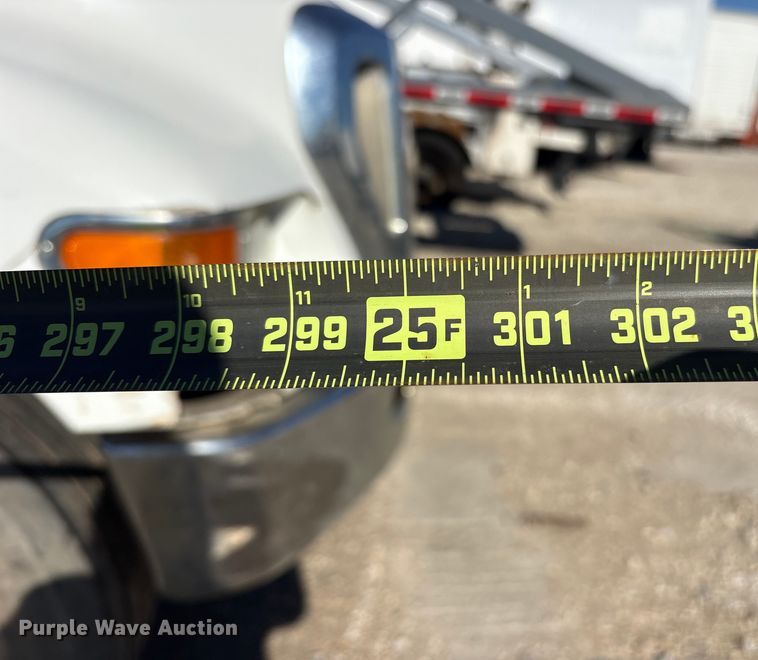 image for item YA2500 2007 Ford F650 Super Duty refuse truck