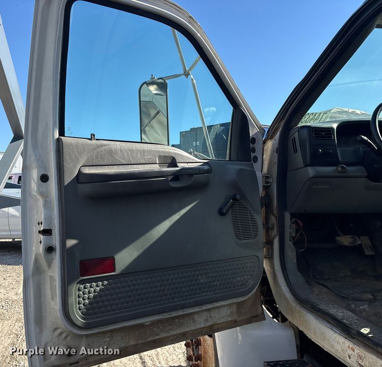 image for item YA2500 2007 Ford F650 Super Duty refuse truck