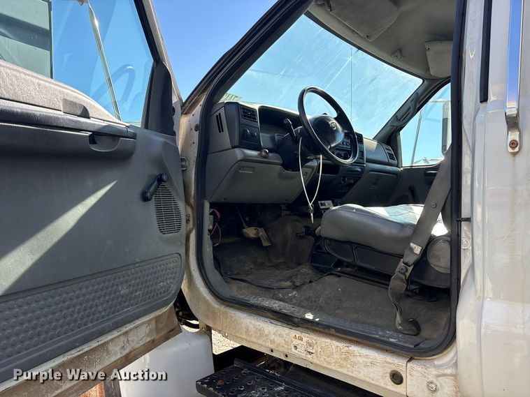 image for item YA2500 2007 Ford F650 Super Duty refuse truck