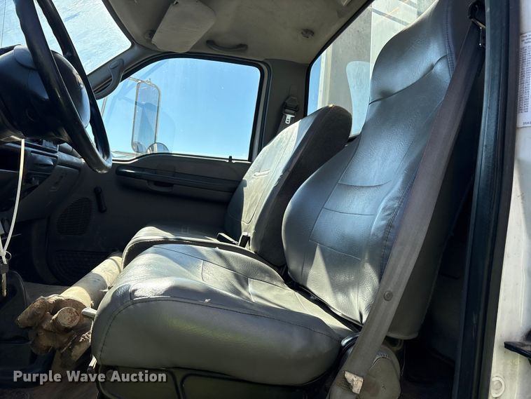 image for item YA2500 2007 Ford F650 Super Duty refuse truck