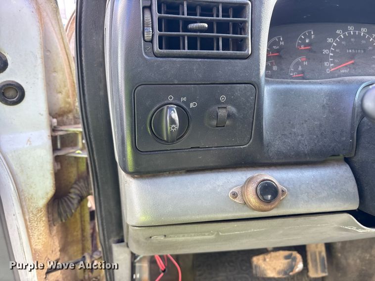 image for item YA2500 2007 Ford F650 Super Duty refuse truck