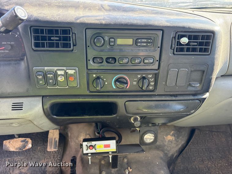 image for item YA2500 2007 Ford F650 Super Duty refuse truck