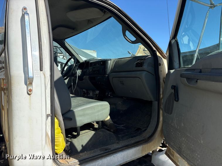 image for item YA2500 2007 Ford F650 Super Duty refuse truck