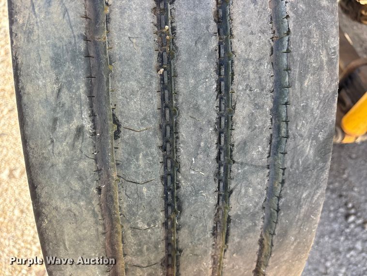 image for item YA2500 2007 Ford F650 Super Duty refuse truck