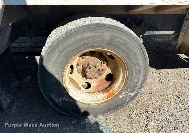 image for item YA2500 2007 Ford F650 Super Duty refuse truck