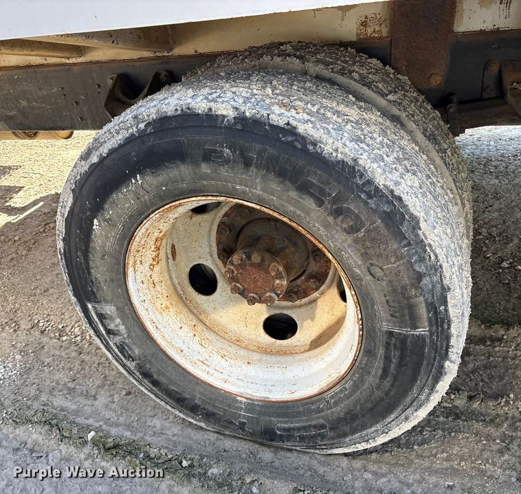 image for item YA2500 2007 Ford F650 Super Duty refuse truck