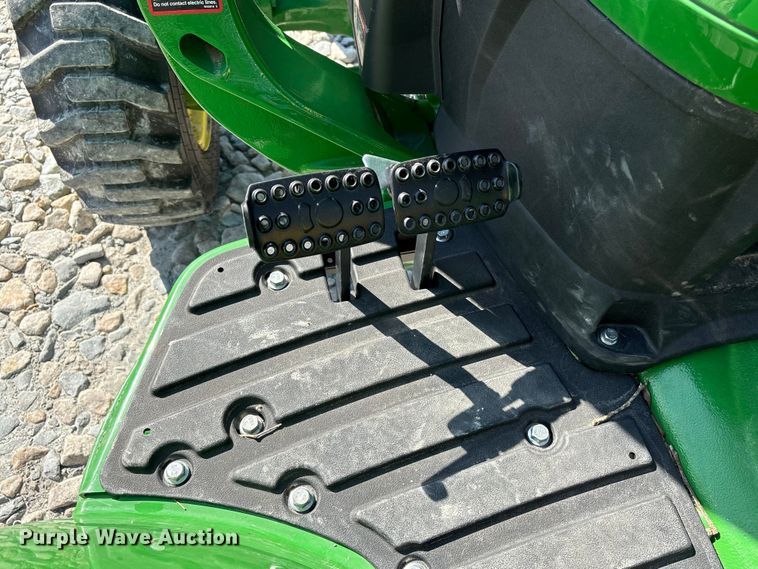 image for item YA2625 2024 John Deere 4044M MFWD tractor