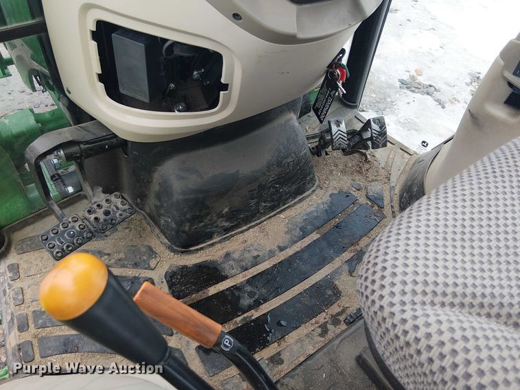 image for item YA2627 2022 John Deere 3046R MFWD tractor