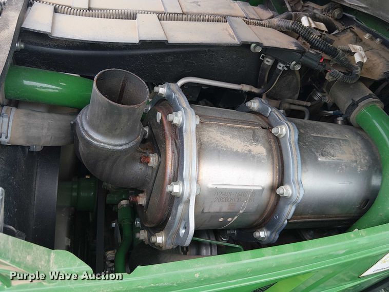 image for item YA2627 2022 John Deere 3046R MFWD tractor