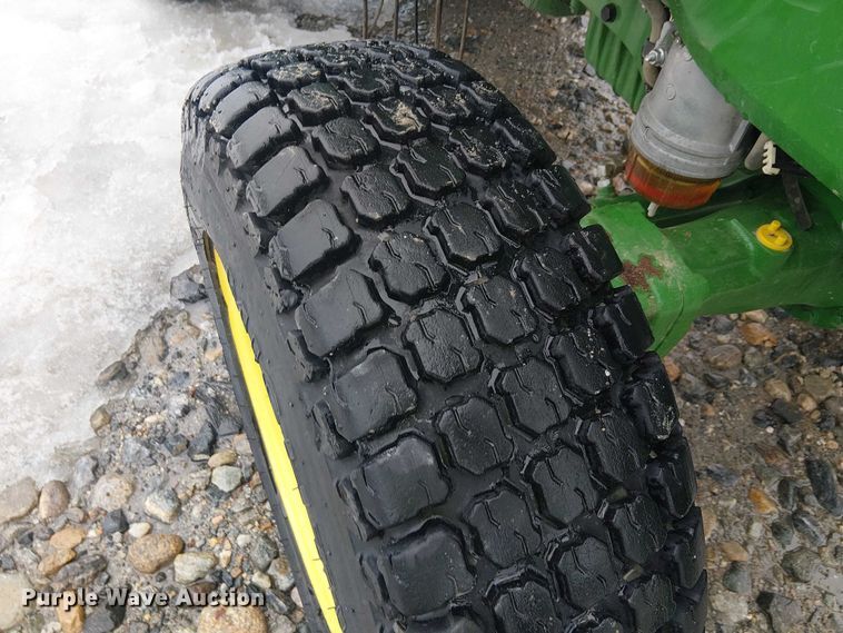 image for item YA2627 2022 John Deere 3046R MFWD tractor